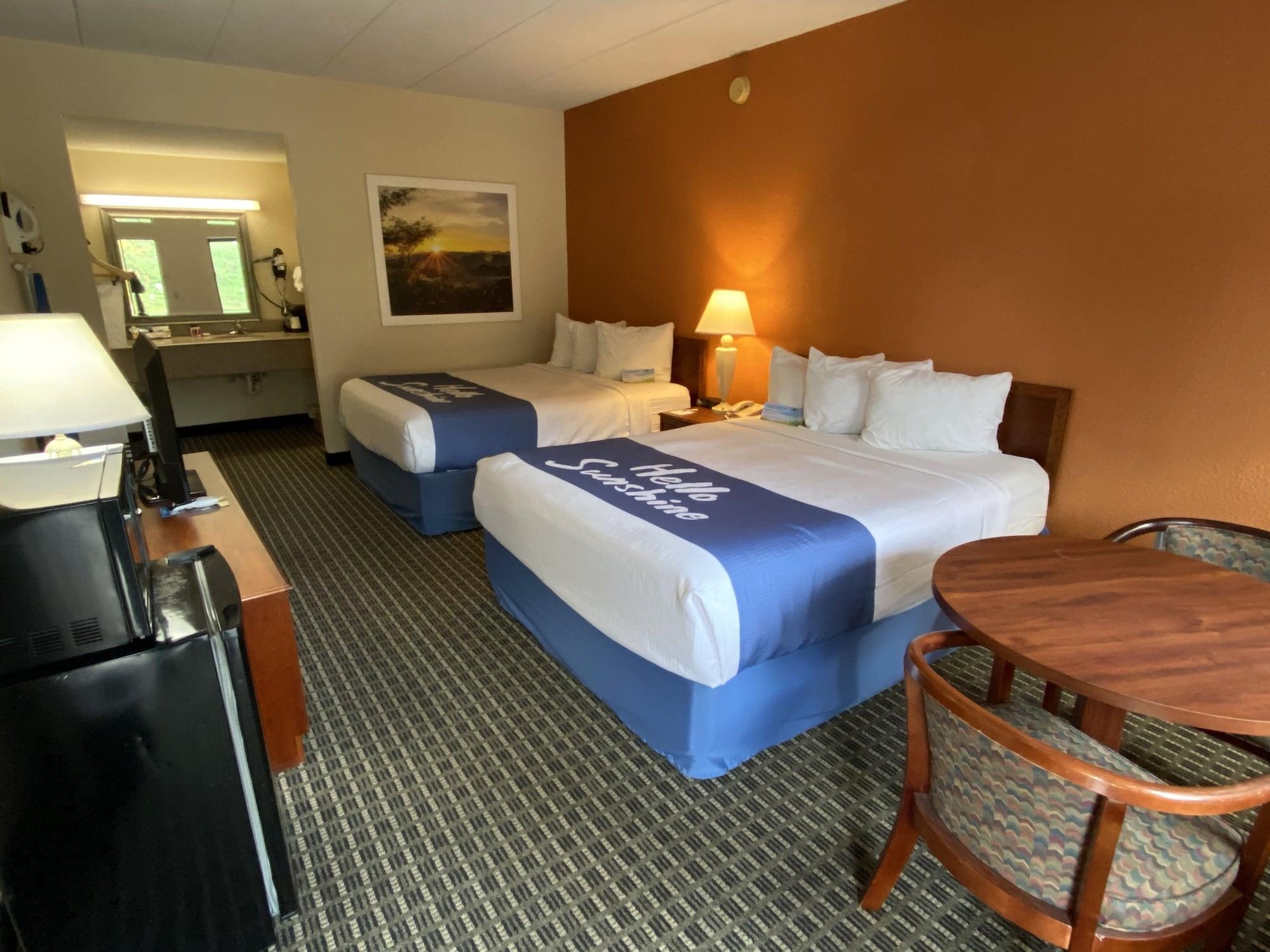 Days Inn By Wyndham Morehead Exterior photo